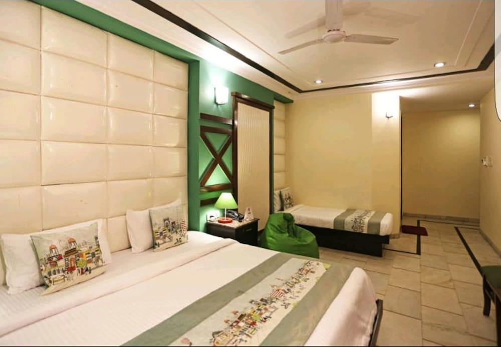 Hotel Unistar Nueva Delhi Exterior foto