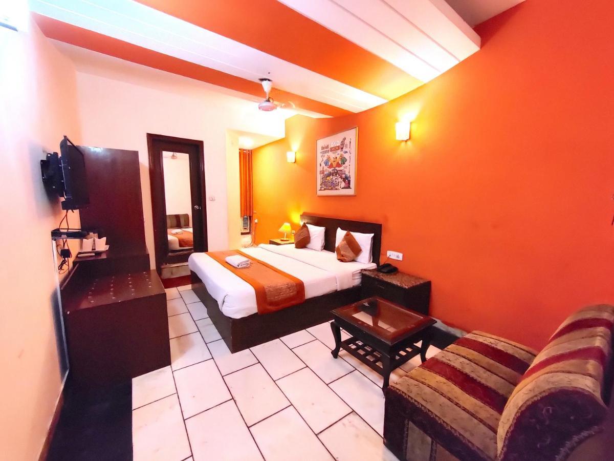 Hotel Unistar Nueva Delhi Exterior foto