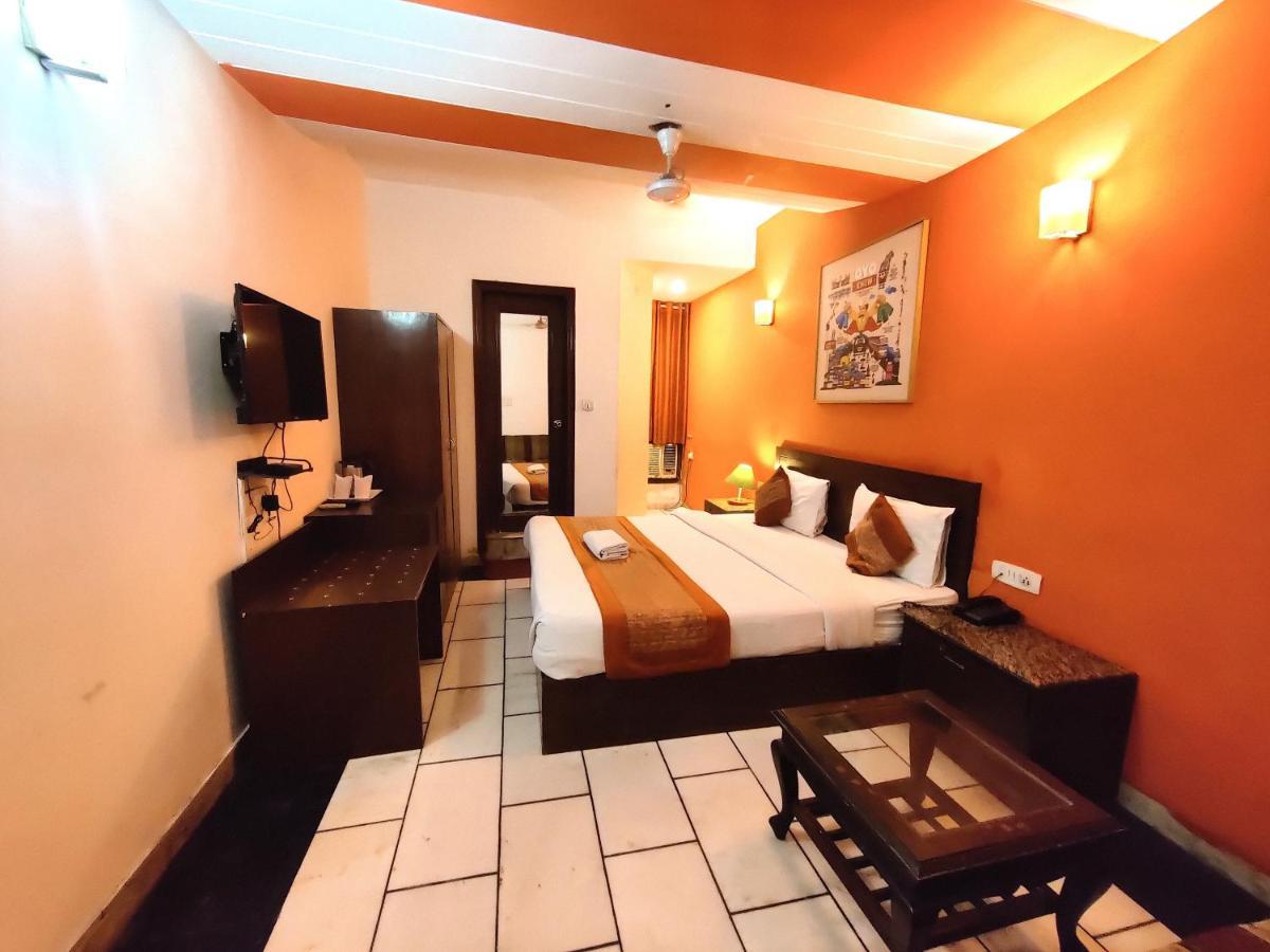 Hotel Unistar Nueva Delhi Exterior foto