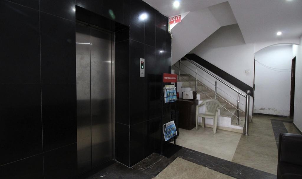Hotel Unistar Nueva Delhi Exterior foto