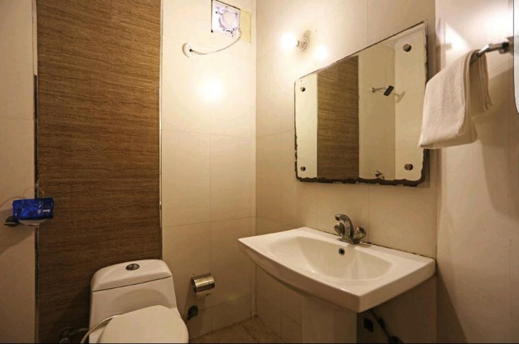 Hotel Unistar Nueva Delhi Exterior foto
