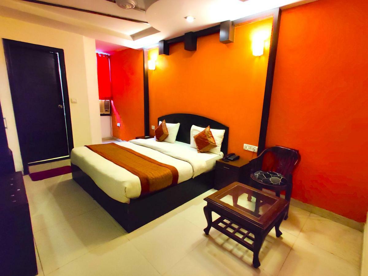 Hotel Unistar Nueva Delhi Exterior foto