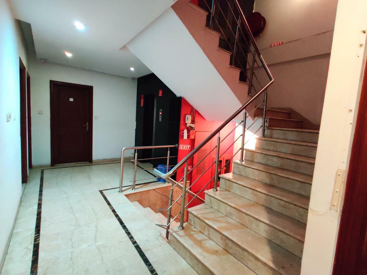 Hotel Unistar Nueva Delhi Exterior foto
