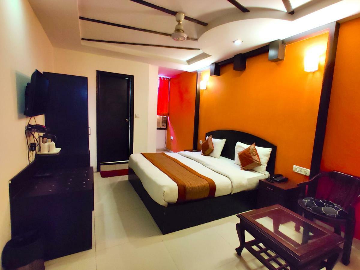 Hotel Unistar Nueva Delhi Exterior foto